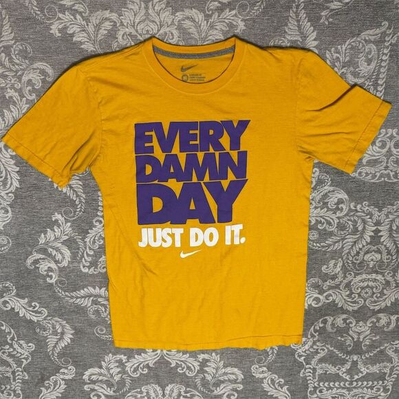 Nike Men's Yellow Graphic Print T-Shirt "Every Damn Day Just Do It" M - Picture 1 of 6